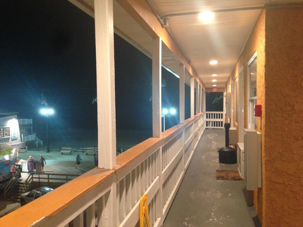 Boardwalk Hotel Charlee & Apartments Beach Hotel Oceanfront Seaside Heights Buitenkant foto
