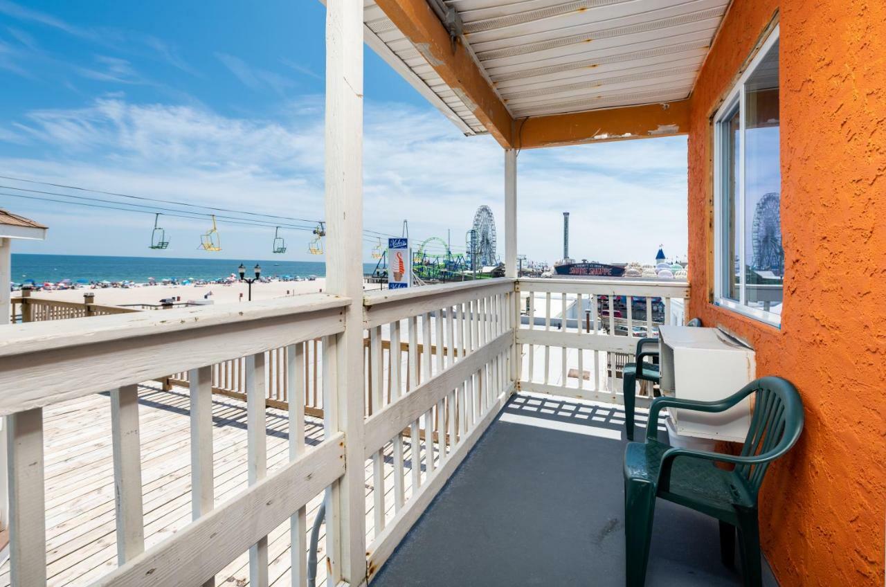 Boardwalk Hotel Charlee & Apartments Beach Hotel Oceanfront Seaside Heights Buitenkant foto